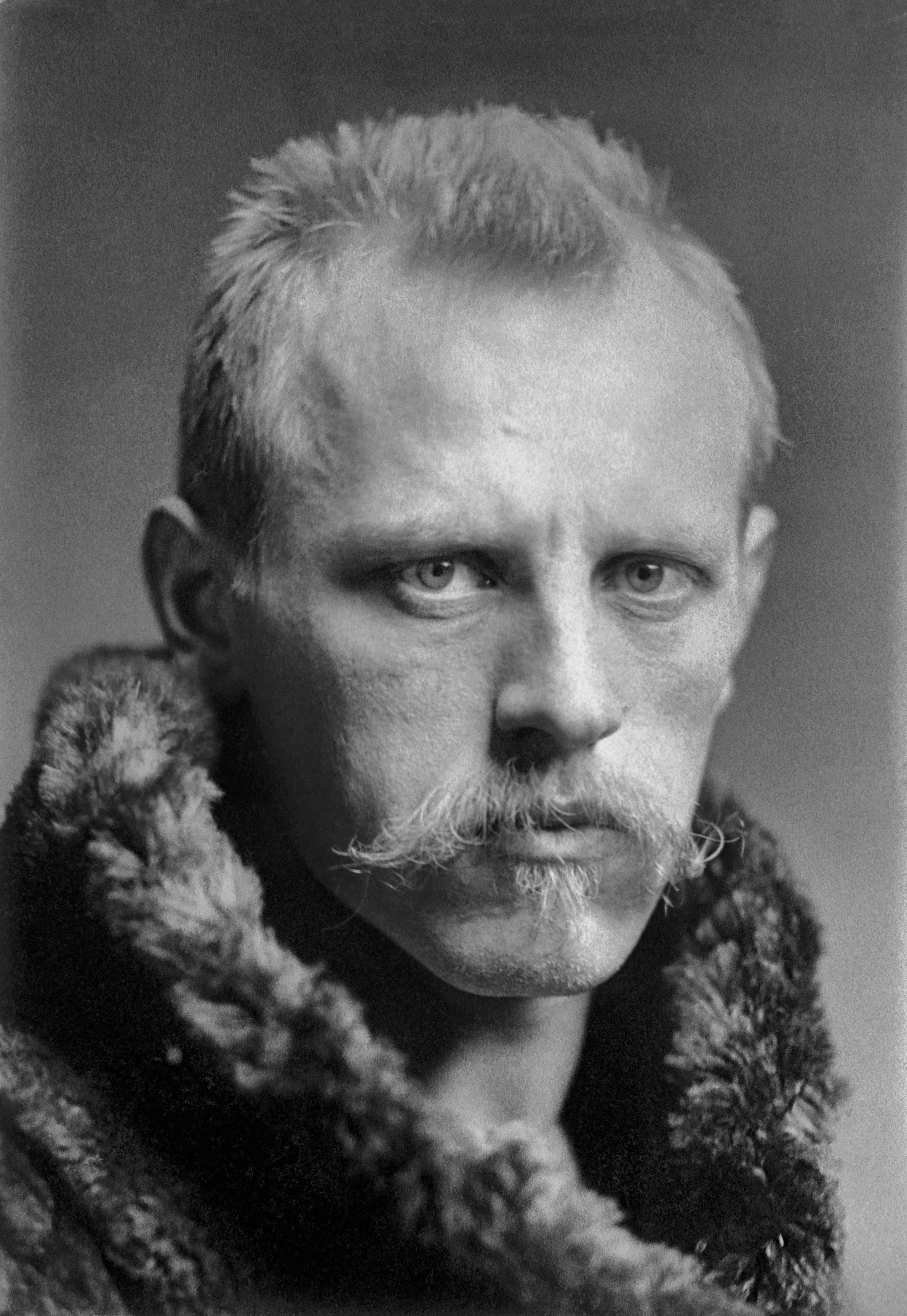 Fridtjof Nansen, George Grantham Bain Collection (Library of Congress)
     (http://en.wikipedia.org/wiki/File:Fridtjof_Nansen_LOC_03377u-3.jpg)